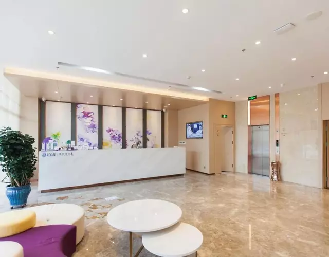 Lavande Hotel (Chengde Mountain Resort Waiba Temple Branch)