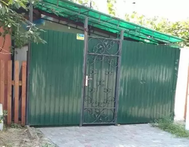 частный дом, отдельный вход и двор