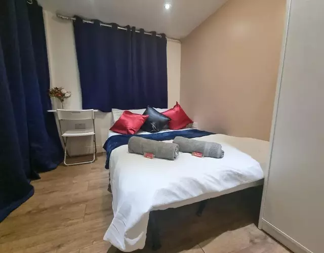2 bed flat in Heathrow London Free parking