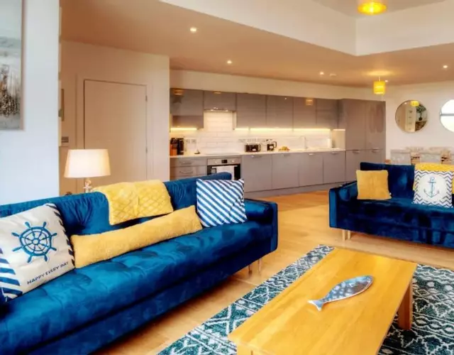 Luxury 5* Marina Apartment