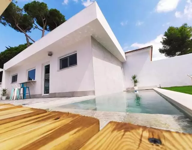 Villa Maruja moderna casa con piscina