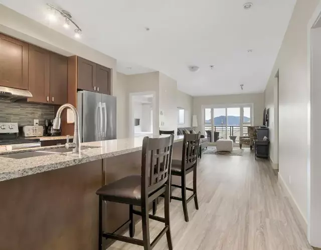 Lakefront Lux 2BR Unit