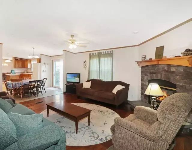 Island Thyme - Hot tub & carnival location!