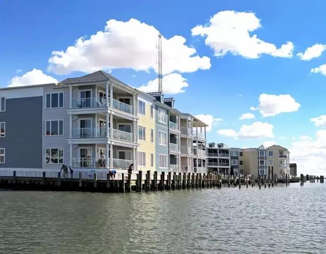 Sunset Bay Villa 208 - Pet friendly & includes a boat slip!