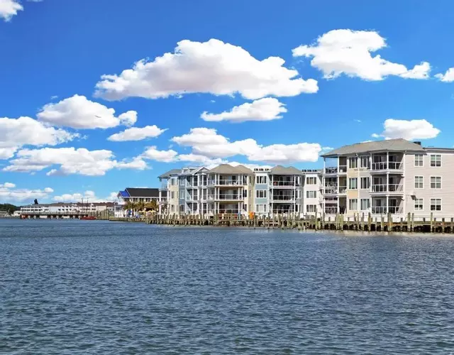 Sunset Bay Villa 212 - Pet friendly & waterfront view!