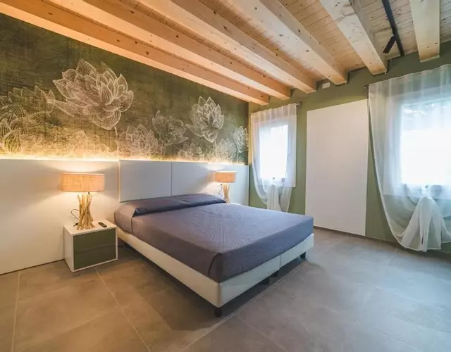 BATTISTI HOSPITALITY - motocicletta