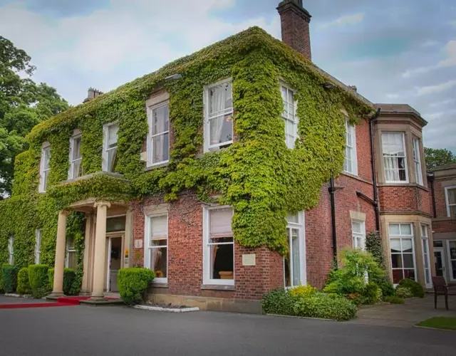 Farington Lodge Hotel