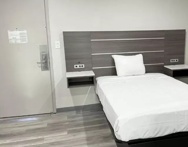 Broadway Inn and Suites