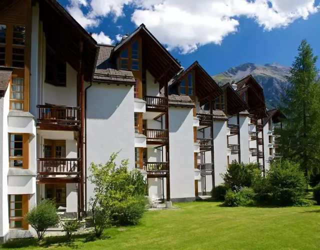 Schweizerhof Ferienwohnungen Lenzerheide 2