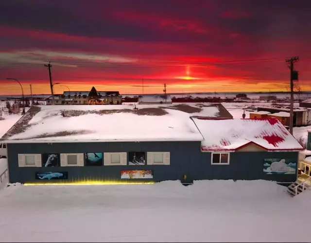 IceBerg Inn
