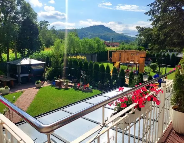 Willa Adler Ustroń - Spokojna okolica, Blisko cntrum