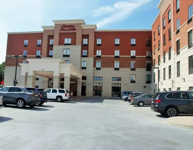 Hampton Inn & Suites Cincinnati / Uptown - University Area