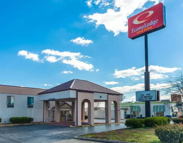Econo Lodge & Suites Clarksville