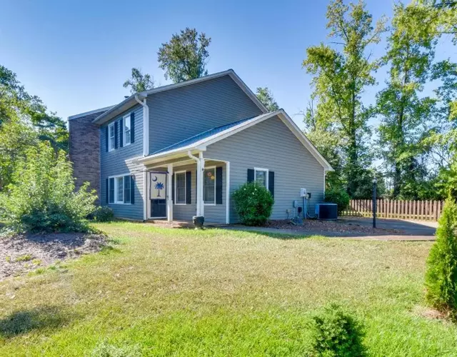 Seneca Escape with Screened Patio Near Lakes!