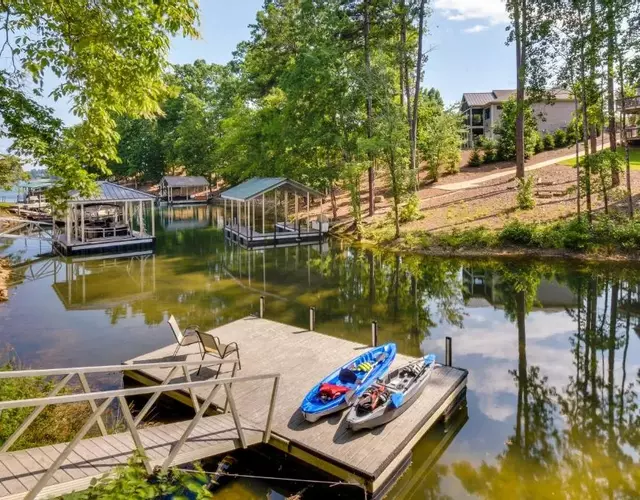 South Carolina Retreat with Fireplace and Lake Access!
