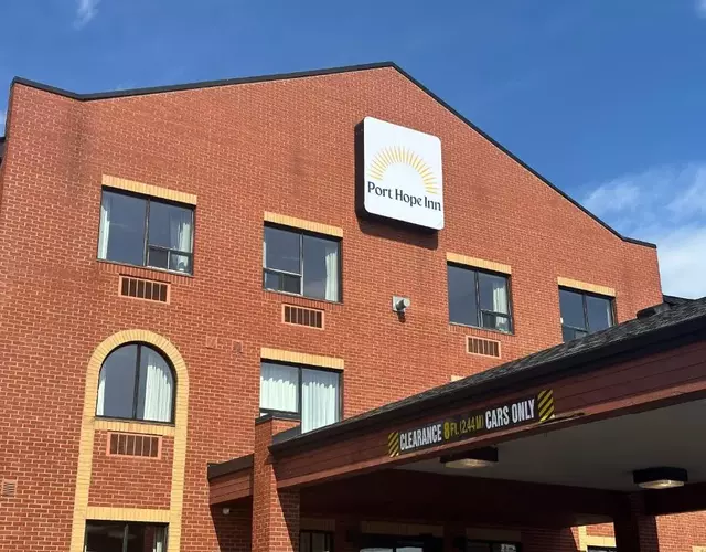 Port Hope Inn & Suites