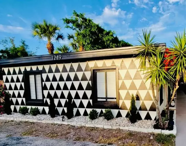 Beach Bungalow By The Sea 2