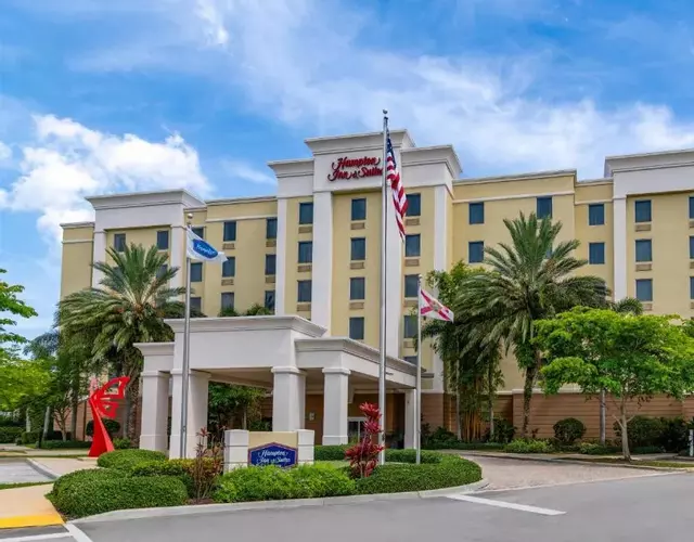 Hampton Inn and Suites Coconut Creek