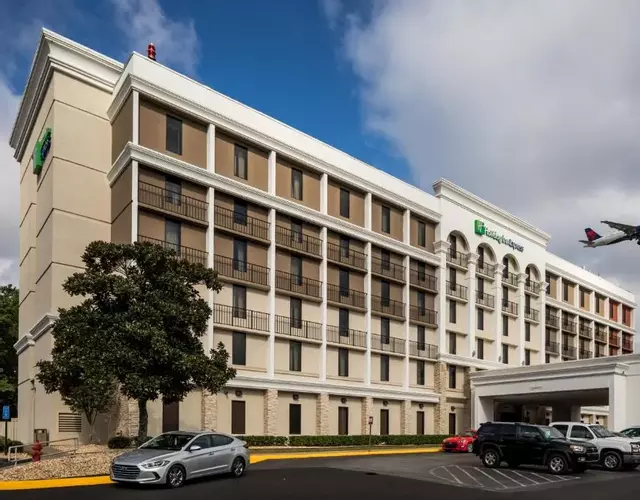Holiday Inn Express Atlanta Airport-College Park by IHG