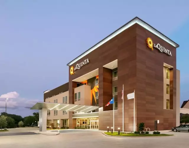 La Quinta Inn & Suites by Wyndham College Station North