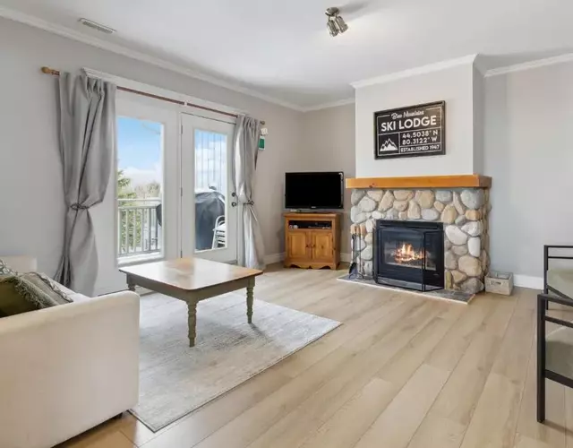 3BR Snowbridge Chalet in Blue with Golf Course View