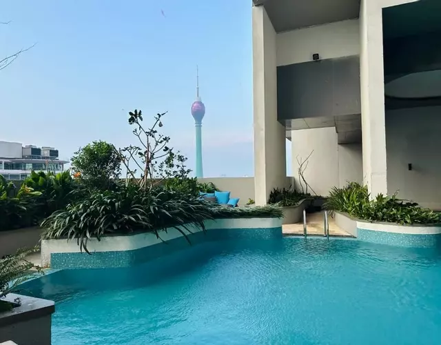 Colombo Skyline Luxury Apartments at Tri-Zen - Pool and Amazing City Views