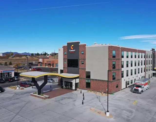 Comfort Suites Colorado Springs East - Medical Center Area