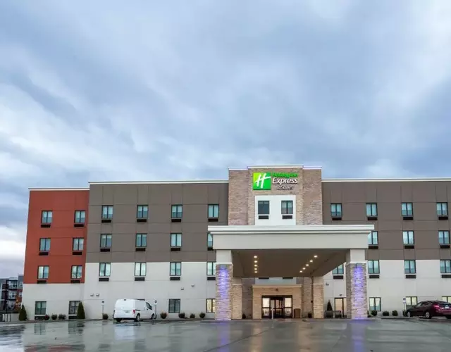 Holiday Inn Express & Suites - Columbus - Worthington by IHG