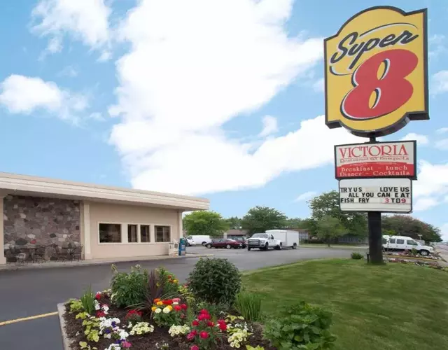 Super 8 by Wyndham Chicago Northlake O'Hare South