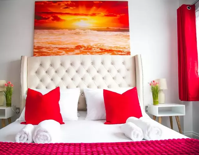 Lucky Home - Ideal for Trade, Consultants & Family - Near Alton Towers, 3 Bedrooms - 4 Beds - Max 5 Guests