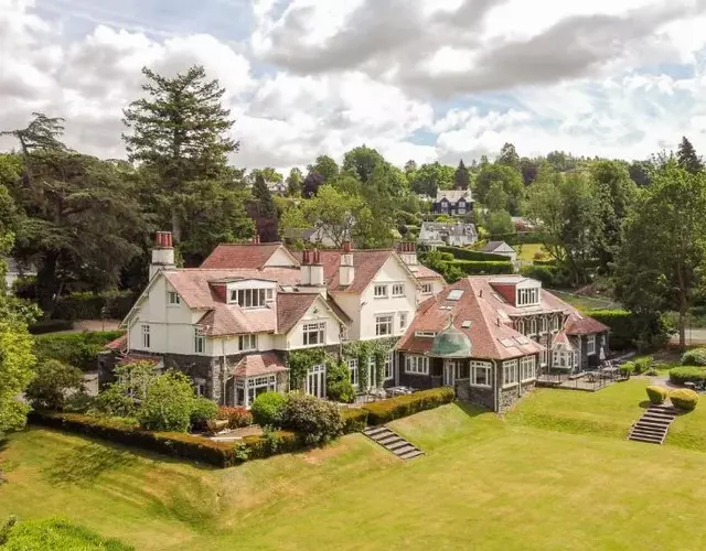 6 Meadowcroft House