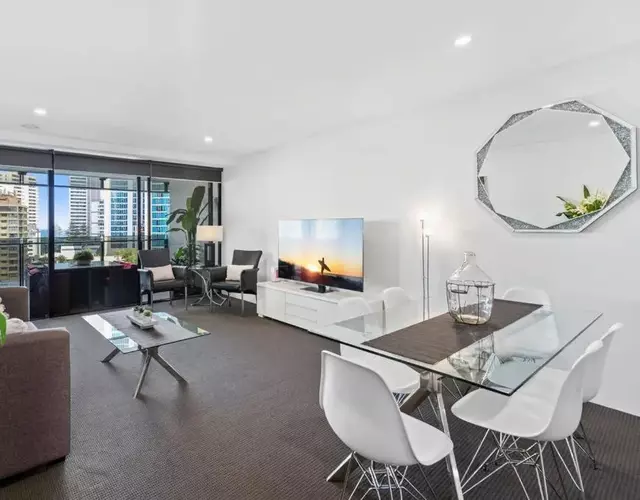 Circle on Cavill Amazing getaway