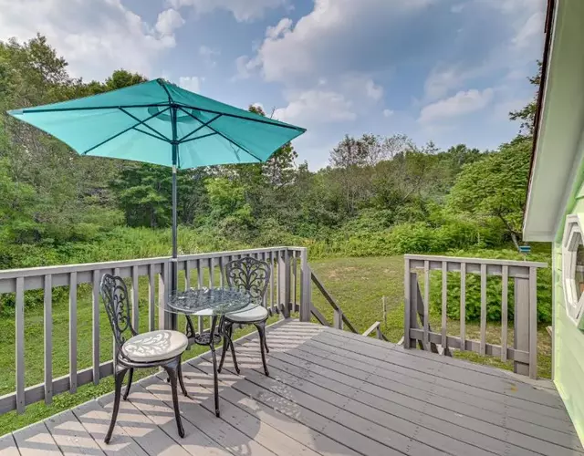 Quaint and Charming Cherry Valley Escape!