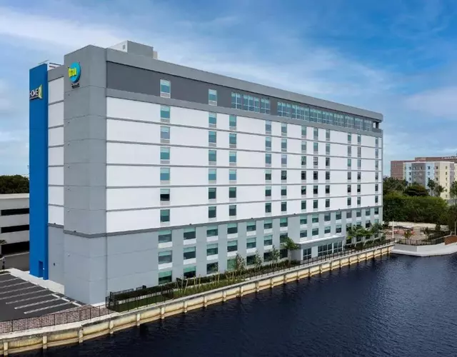 Tru By Hilton Miami Airport South Blue Lagoon, Fl