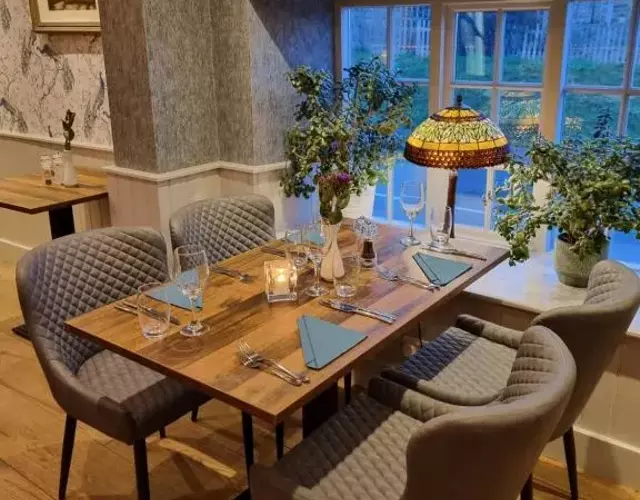 White Horse Inn & Restaurant