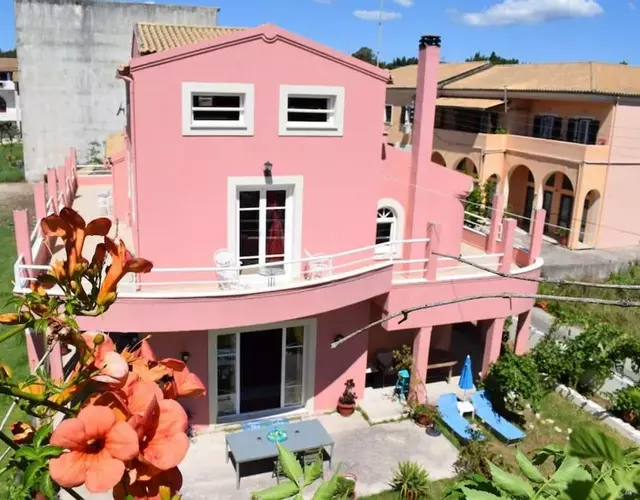 Private Villa AKOBARA, 2km from city center