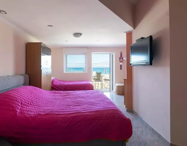 LIVAS Corinth Seaside Family Apartment