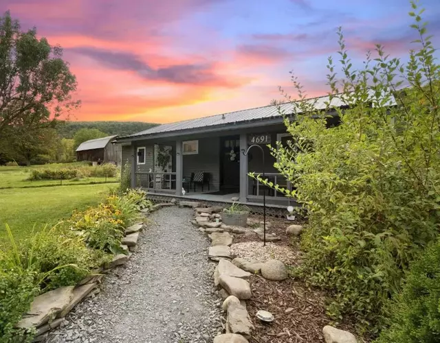 Adventure Basecamp! Cabin near all Attractions!