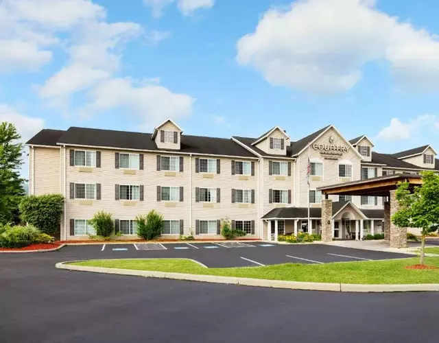 Country Inn & Suites by Radisson, Big Flats (Elmira), NY