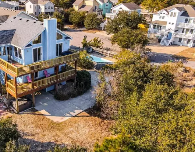 Oceanside with Pool Hot Tub and Updated Interior