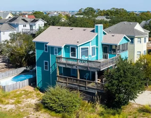 Short walk to Beach with Pool Game Room and Spa