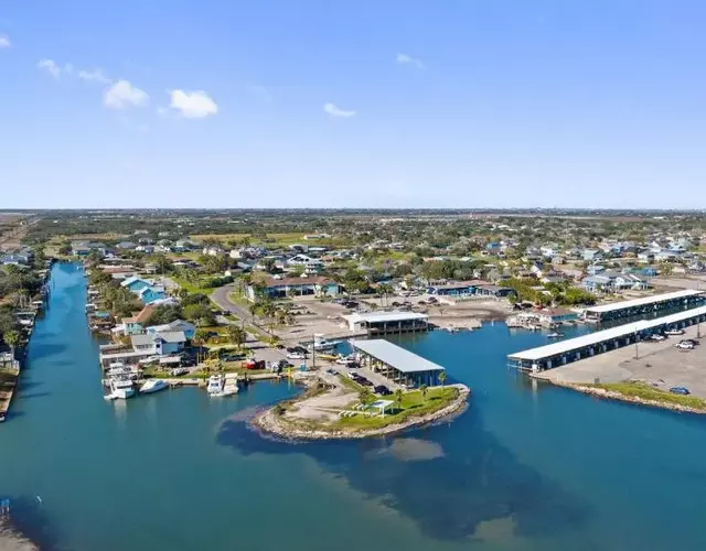 Bluff's Landing Lodge