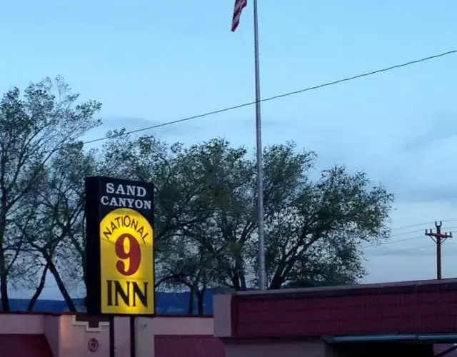 National 9 Inn Sand Canyon