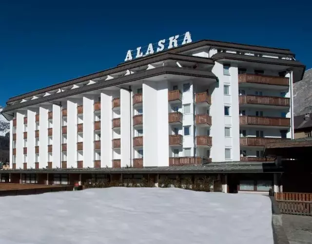 Hotel Alaska Cortina