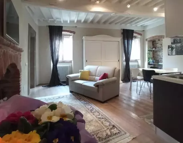 Appartamento Io e Te Cortona centro storico - seconda doccia su romantica corte