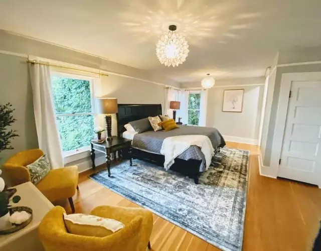 Historical Entertainer 3 Bedroom Townhouse AC PNW