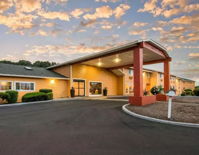 Quality Inn & Suites Albany Corvallis