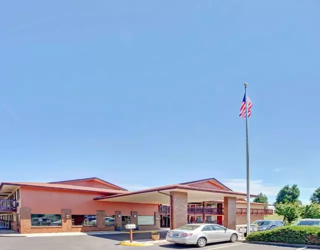 Super 8 by Wyndham Albany