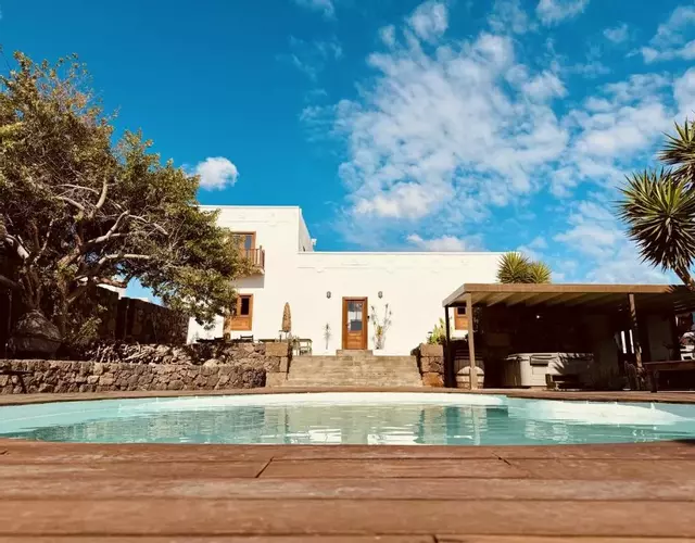 Finca Botanica Tao - 5 Bedroom Villa with Pool and Hot Tub