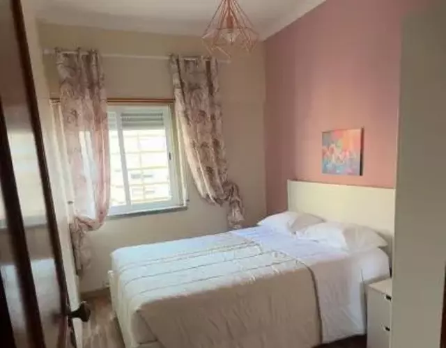 Grand 3 chambres 6 pers proche Lisbonne Partager Enregistrer